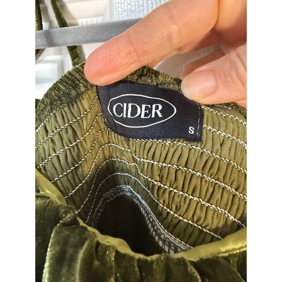 Cider Green Velvet Formal Elegant  Party Goth Dress - Picture 4 of 6